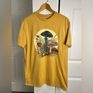 Mushrooms T Shirt Unisex Size Large Yellow Groovy Fungi Psychedelic Art Tee